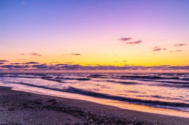 Akşamları Baltık Denizi 'nde gün batımı