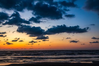 Denizi güzel gündoğumu