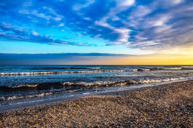 Atlantik kıyısında gün doğumu