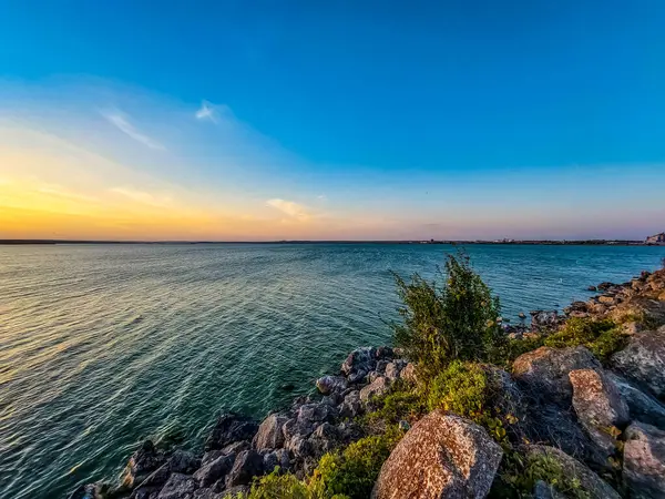 aton gölünde gün batımı