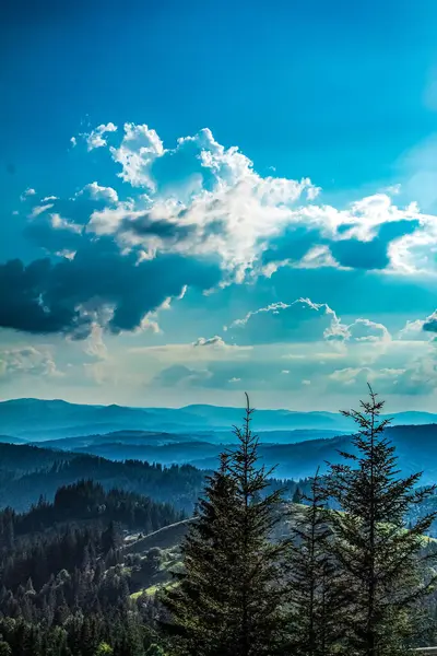 Güzel dağ manzarası. Doğa, seyahat