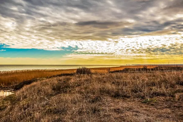 Sahilde güzel bir gün batımı