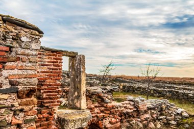 İsrail 'in antik şehrinin eski taş duvarları.