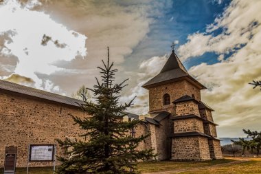 Şehirdeki eski kilise.
