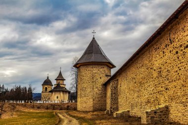 Dağlardaki Aziz Michael Manastırı. Veliky, Rusya Manastırı 'nın köyü..