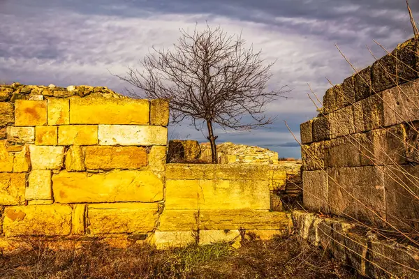 İsrail Devleti Tapınağı 'nın eski kalıntıları.