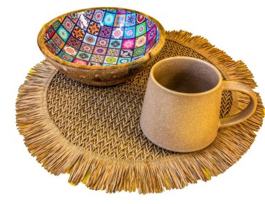 Beyaz arka planda kahve fincanı