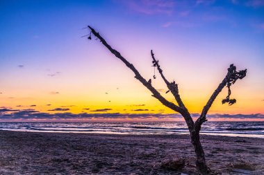 gün batımında Baltık Denizi