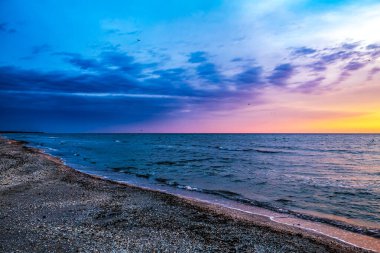 Yaz aylarında denize günbatımı