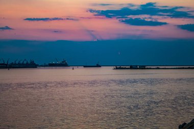 Denizde gün batımı