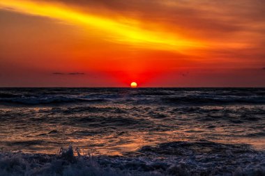 Denizde gün batımı