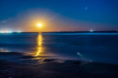 Güzel bir deniz manzarası. Seyahat arkaplanı