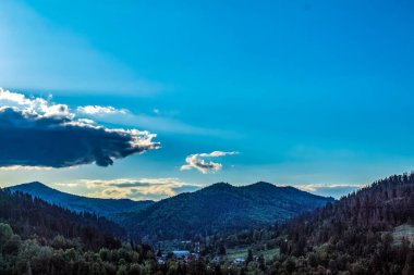 Akşamları çok güzel dağ sıraları