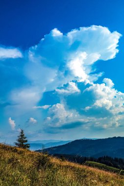 Dağların güzel manzarası