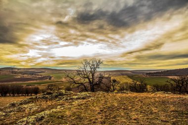 Dağlarda güzel bir gün batımı