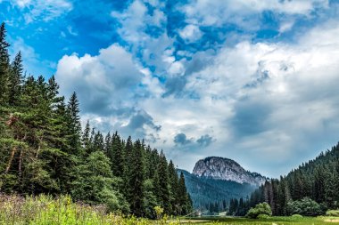 Dağların güzel manzarası