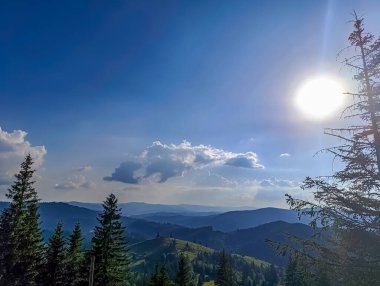 Dağlı güzel bir manzara.
