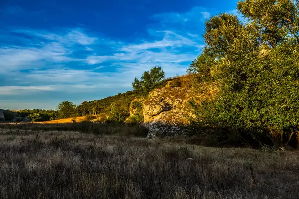 Dağlarda güzel bir gün batımı