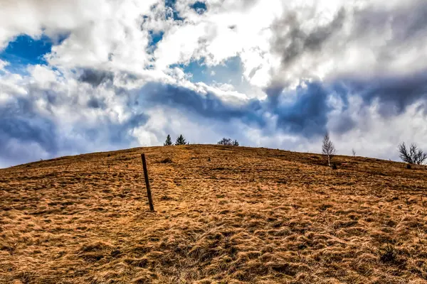 Dağlı güzel bir manzara.