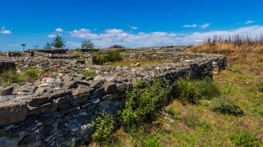 Pergamla 'daki antik kalenin kalıntıları, hindi