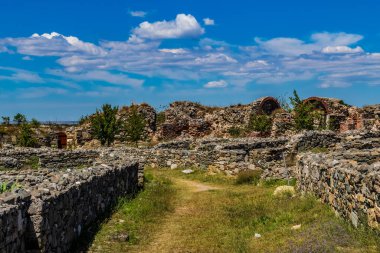 Pernik şehrinin antik kalesinin kalıntıları.