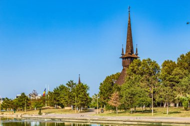 Hollanda 'nın en ünlü simgesinin başkentindeki kutsal üçlünün katedrali.