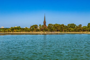 Abu Dabi şehri ve nehir.