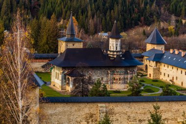 Aziz Michael Manastırı. Aziz Michael Manastırı 'nın Aziz Michael Manastırı' nın dağları.