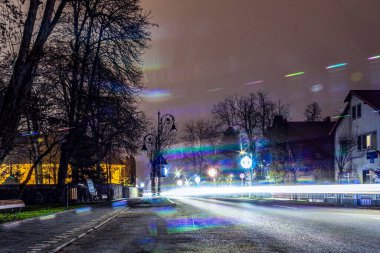 Yoldaki sokak lambaları