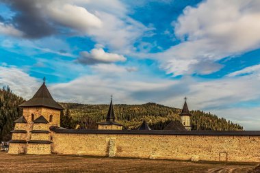 Eski şehrin eski şatosu.