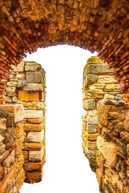 Pencereli eski taş duvar