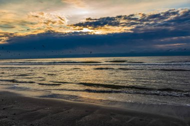 Almanya 'da Baltık Denizi üzerinde gün doğumu