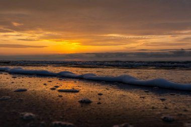 Baltık sahilinde gün doğumu, Baltık Denizi