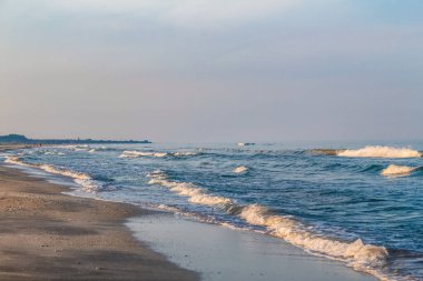 Deniz kıyısının güzel manzarası