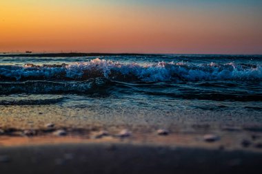 Denizde güzel bir gün batımı