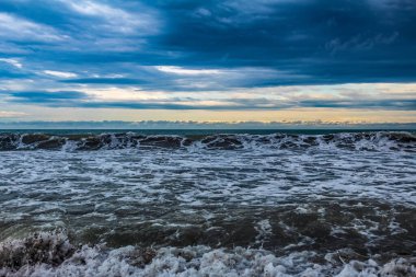 Dalgalı fırtınalı deniz