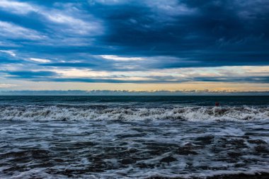 Karadeniz'de Fırtına