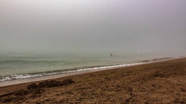 Güzel deniz manzarası ve kumsal.