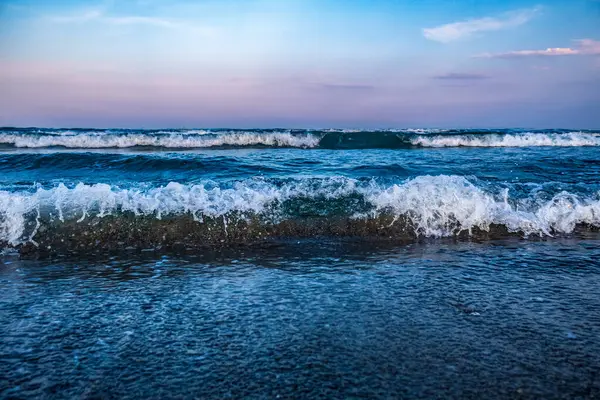 Sahilde güzel bir gün batımı