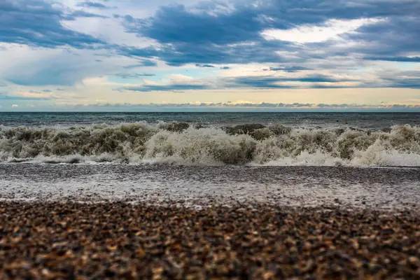 Fırtına deniz kenarı.