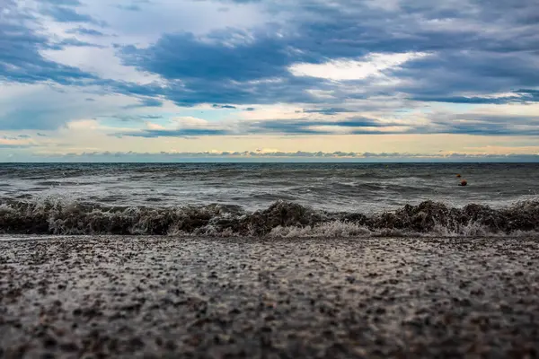 Baltık Denizi Sahili Gün doğumunda