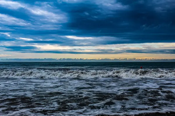 Karadeniz'de Fırtına