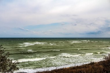 Fırtınadan deniz manzarası.