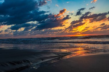 Denizde gün batımı