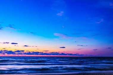 Denizde gün batımı