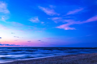 Sahilde gün batımı