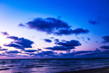 Gökyüzünde Renkli Gün Batımı