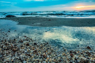 Karadeniz sahilinde gün batımı
