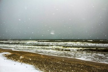 Baltık Denizi 'nde fırtına. Kış manzarası