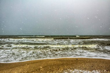 Fırtınalı deniz, fırtınalı bulutlar, dalgalar